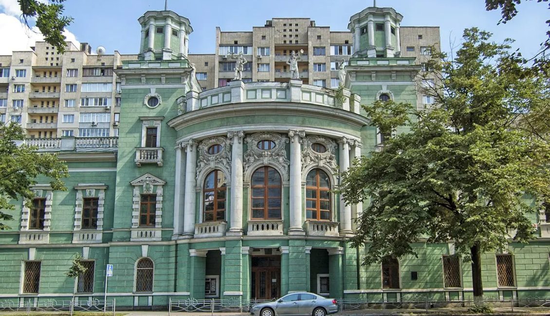 Будинок іподрому