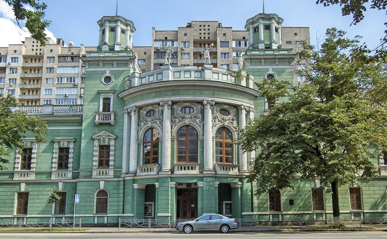Будинок іподрому
