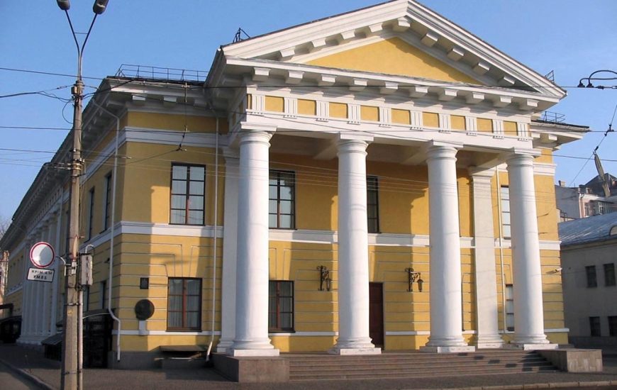 Контрактовий будинок