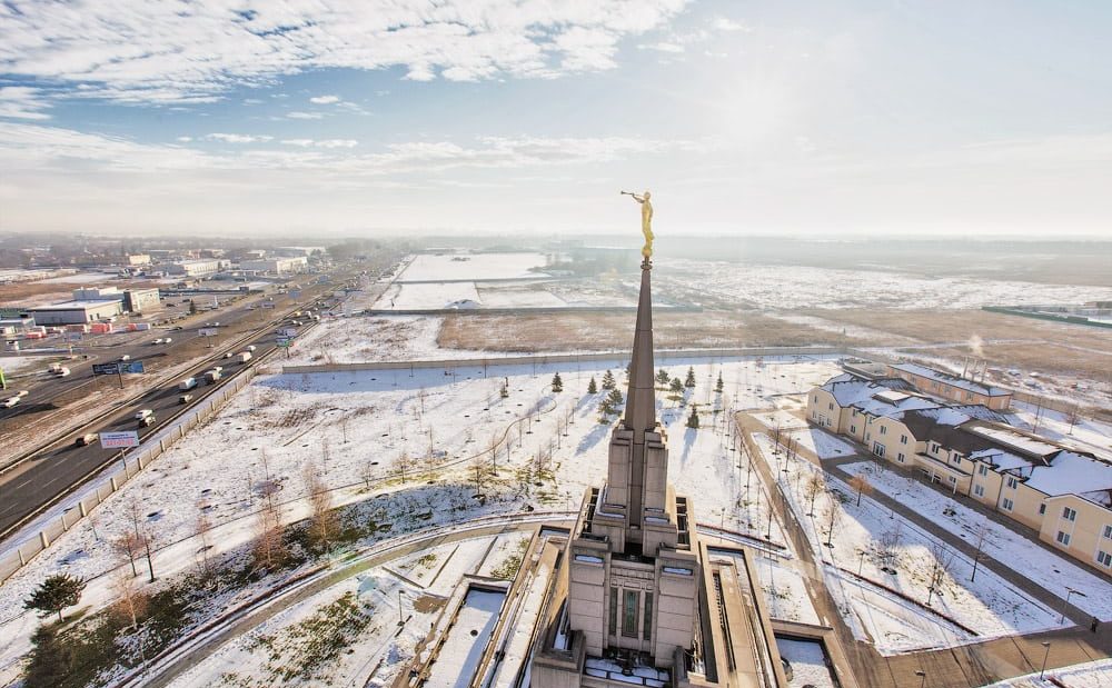 Церква Ісуса Христа Святих останніх днів та храмовий готель