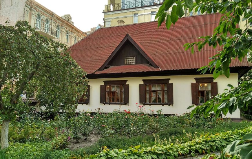 Літературно-меморіальний будинок-музей Тараса Шевченка