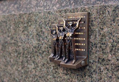 Міні-скульптура «Люди опори» – бронзовий символ подяки енергетикам у самому серці Києва