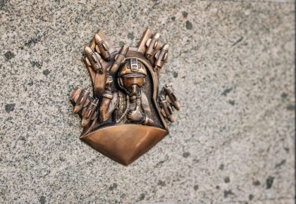 Міні-скульптура «Привид Києва»