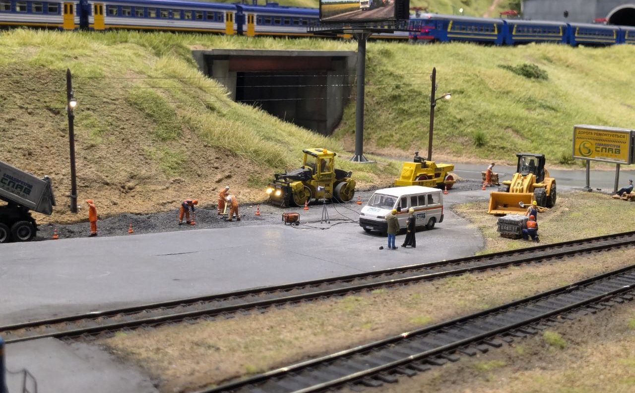 Дорожні роботи - Музей мініатюри Miniland.UA