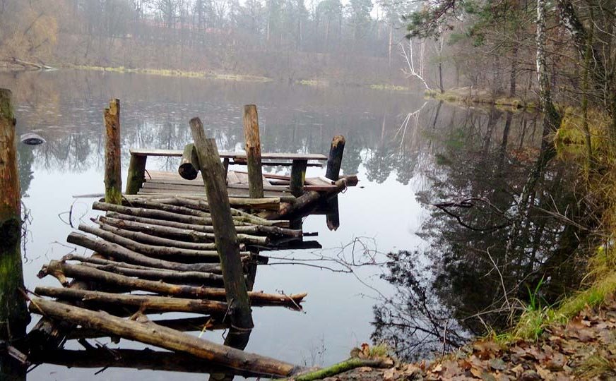 Осіннє озеро в парку Пуща-Водиця