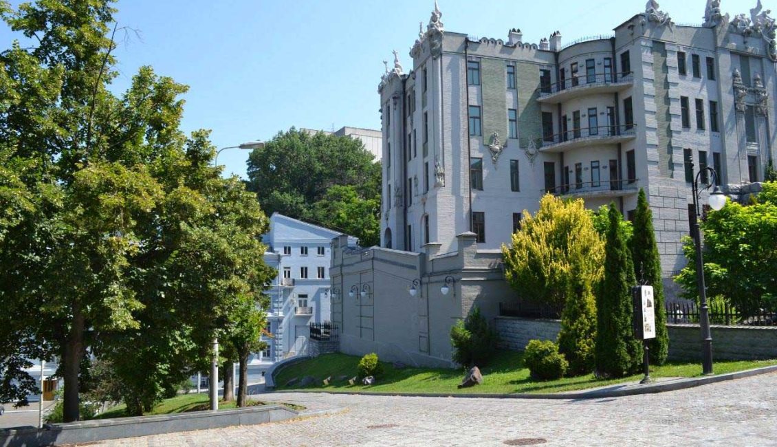 Площа Івана Франка в Києві