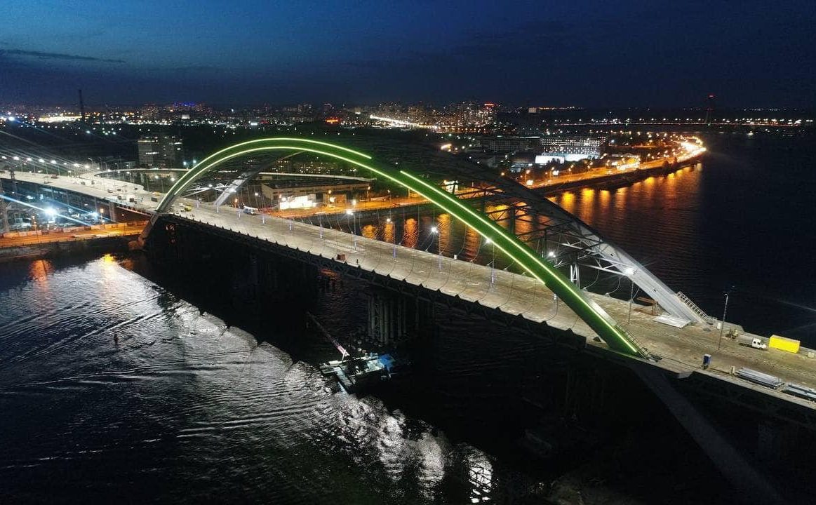 Подільський мостовий перехід у темний час доби