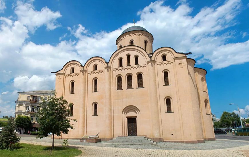 Церква Успіння Богородиці Пирогощі