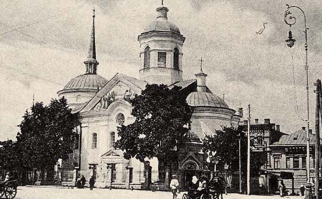 Церква Успіння Богородиці Пирогощі на старовинній фотографії