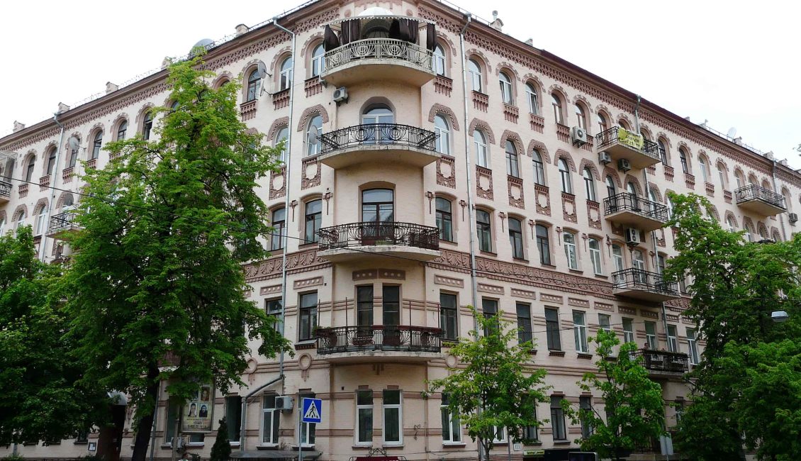 Будинок на вулиці Станіславського у Києві