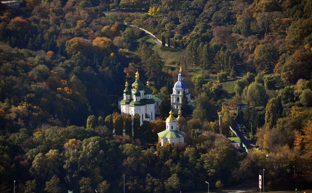 Осіння природа Видубицького монастиря