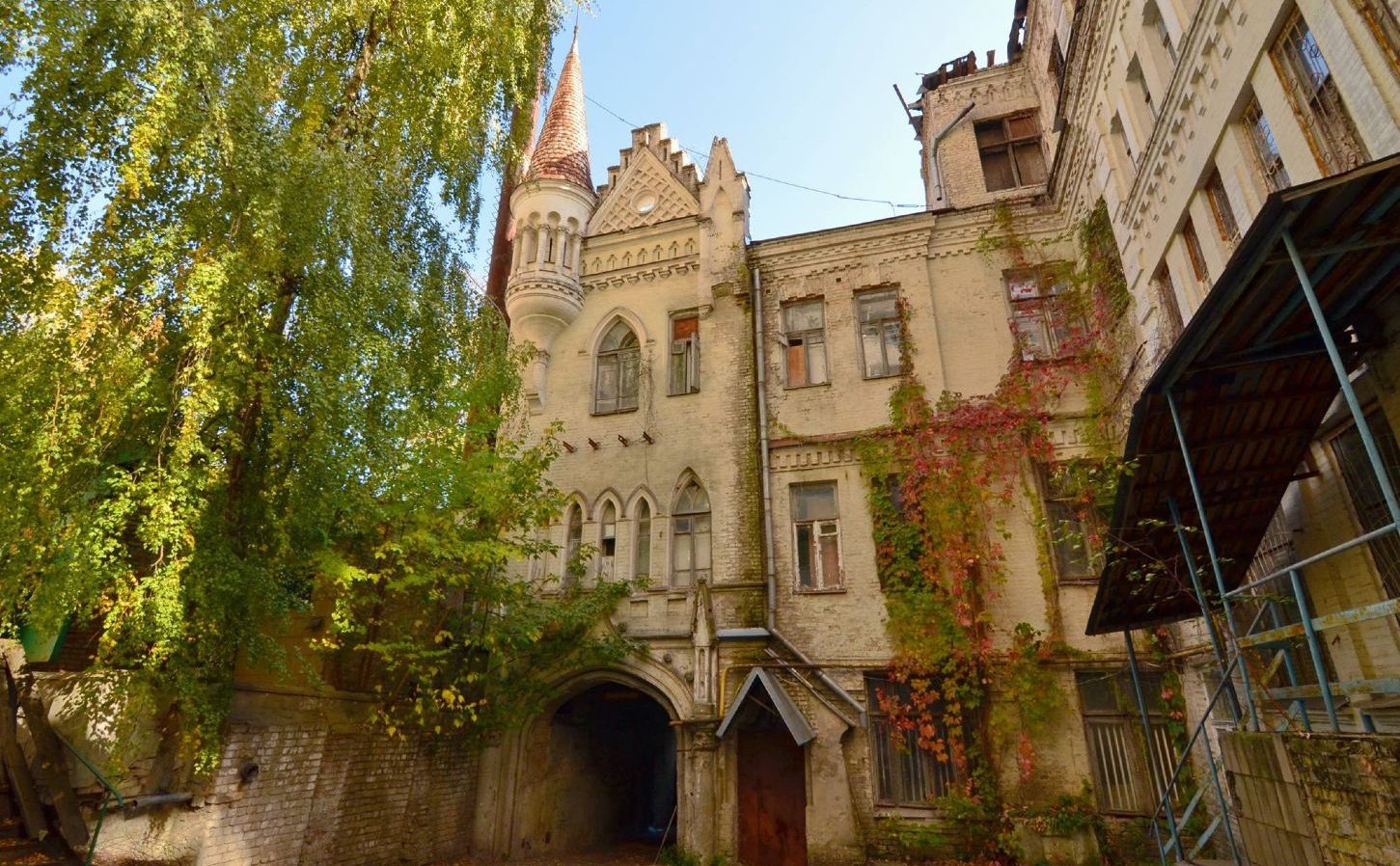 Замок барона Штейнгеля на на Бульварно-Кудрявській вулиці