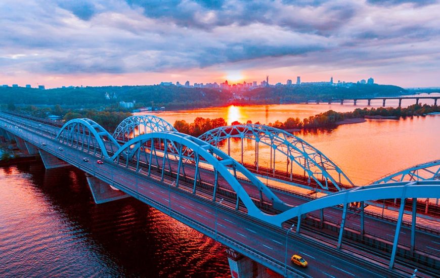 Чи вразливі мости Києва для ракетних ударів у 2025 році