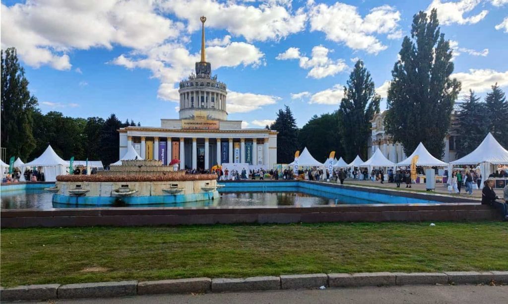 Фестиваль книжок Книжкова країна – сучасна літературна подія осені
