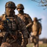 Скільки заробляють військові на бойових позиціях