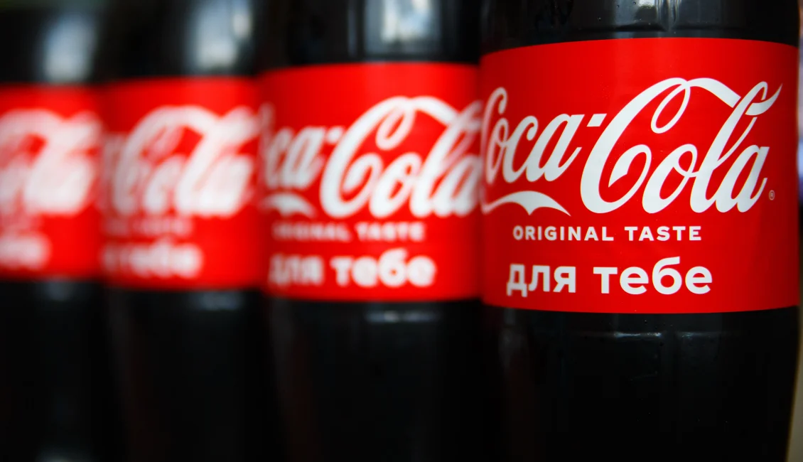 Coca-Cola повернеться в магазини: звідки везуть напій