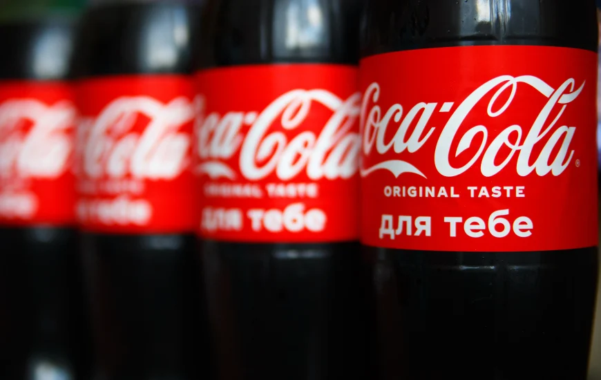 Coca-Cola повернеться в магазини: звідки везуть напій