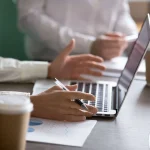 Робота на своєму березі: як мости змінюють ринок праці Києва